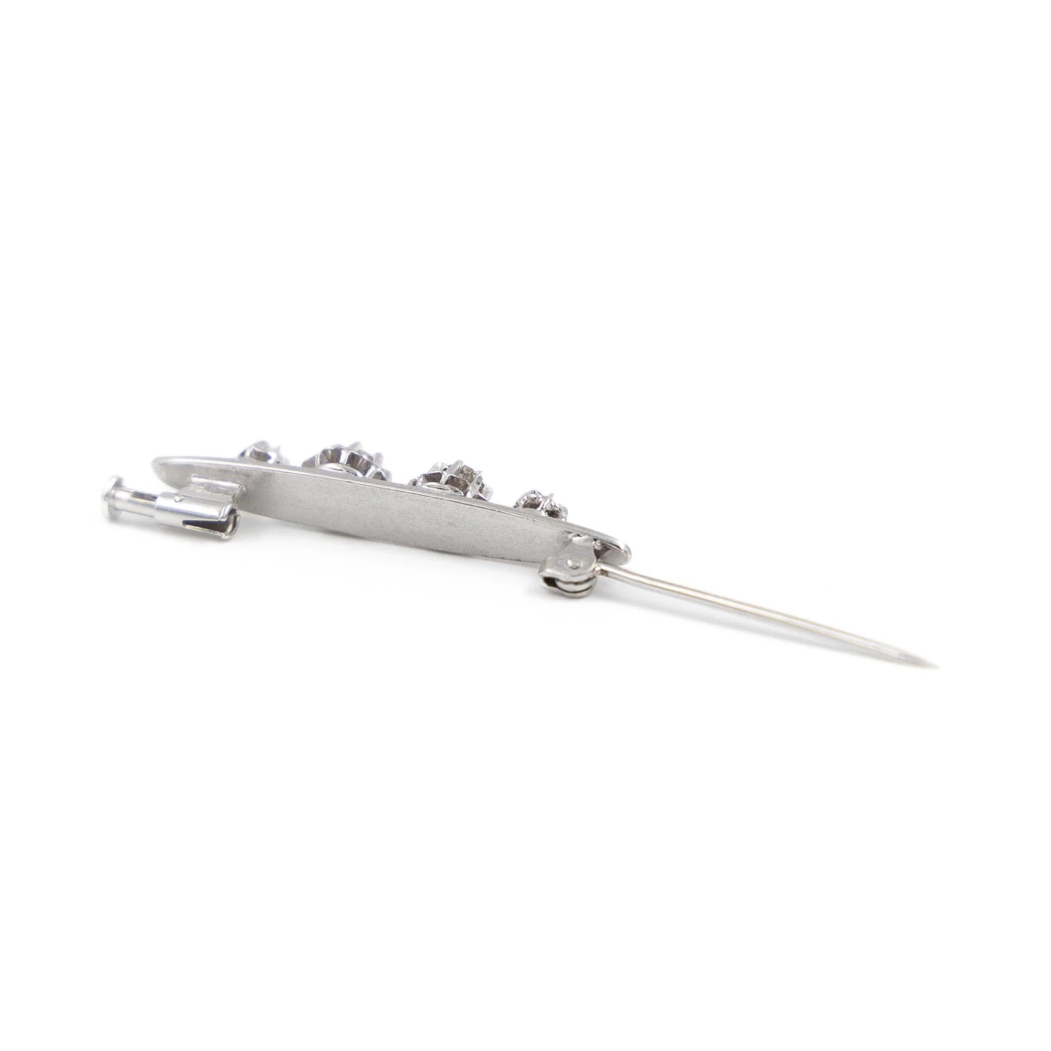 Broche Art Déco En Or Blanc Et Diamants 7 Broche Art Déco En Or Blanc Et Diamants – Image 7