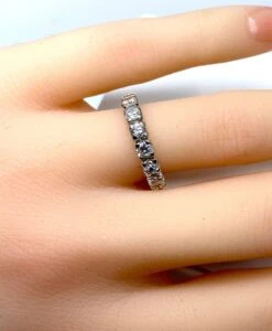 Alliance En Or Blanc 18 Carats Ornée De 16 Diamants : 1,80 Carat Environ -Castafiore Boutique alliance en or blanc 18 carats ornee de 16 diamants 180 carat environ 253355