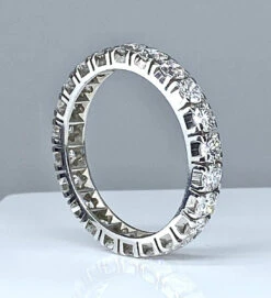 Alliance En Or Blanc 18 Carats Ornée De 16 Diamants : 1,80 Carat Environ -Castafiore Boutique alliance en or blanc 18 carats ornee de 16 diamants 180 carat environ 429457