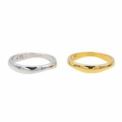 Bague Alliance CARTIER "Love Me" En Or Blanc Et Or Jaune 9 Bague Alliance CARTIER "Love Me" En Or Blanc Et Or Jaune -Castafiore Boutique bague alliance cartier love me en or blanc et or jaune 208035