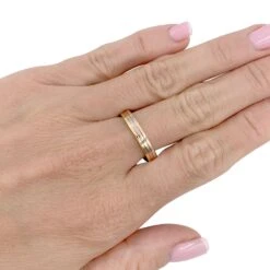 Miller Bague Alliance CARTIER "Vendôme Louis Cartier" En Trois Ors -Castafiore Boutique bague alliance cartier vendome louis cartier en trois ors 587261