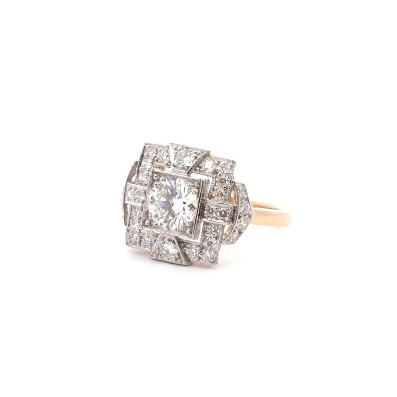 Bague Entourage En Or, Platine Et Diamants 1 Bague Entourage En Or, Platine Et Diamants