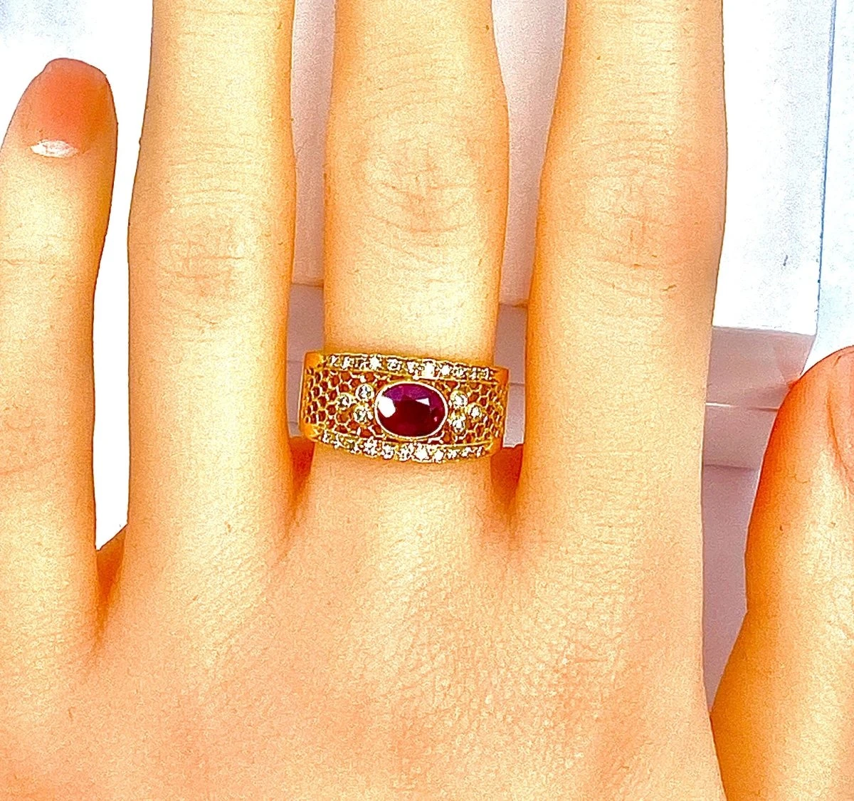 Bague Bandeau En Or Jaune 18 Carats En Rubis Et Diamants 17 Bague Bandeau En Or Jaune 18 Carats En Rubis Et Diamants – Image 17