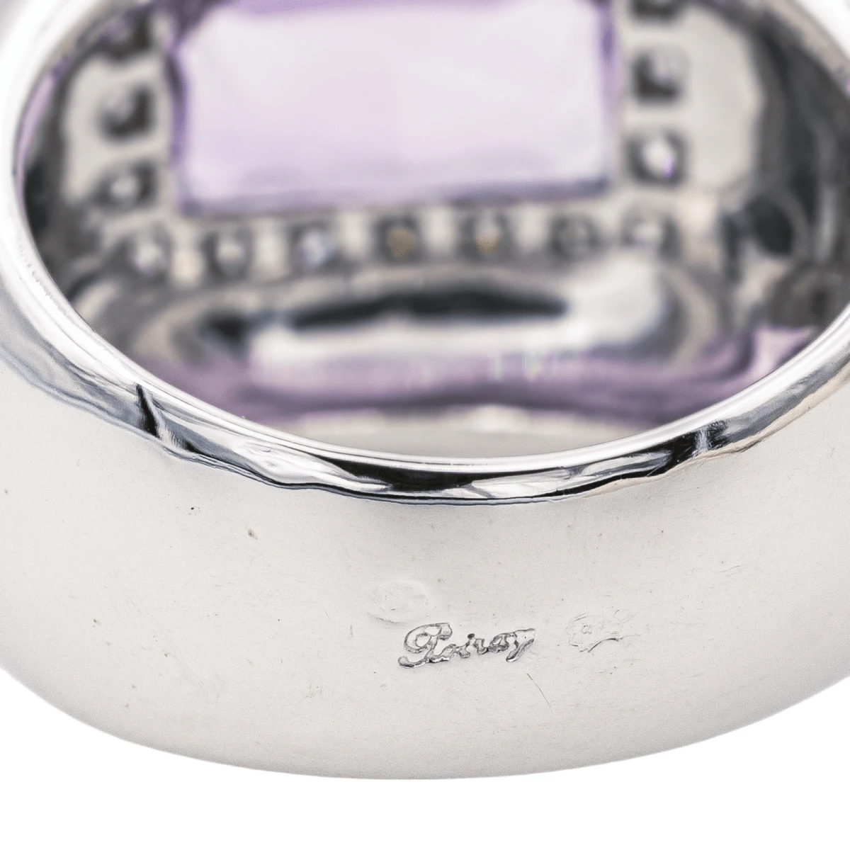 Bague Bandeau POIRAY "Thessalie" En Or Blanc, Améthyste Et Diamants 6 Bague Bandeau POIRAY "Thessalie" En Or Blanc, Améthyste Et Diamants – Image 6