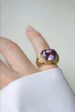 Bague Boule Coeur Améthyste Et Diamants Sur Or Jaune -Castafiore Boutique bague boule coeur amethyste et diamants sur or jaune 520398