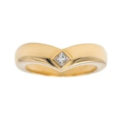 Bague CARTIER "Solitaire Triangle" En Or Jaune Et Diamant -Castafiore Boutique bague cartier solitaire triangle en or jaune et diamant 331708