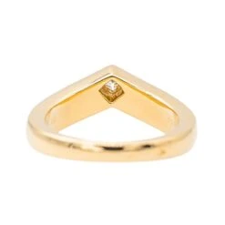 Bague CARTIER "Solitaire Triangle" En Or Jaune Et Diamant -Castafiore Boutique bague cartier solitaire triangle en or jaune et diamant 609680