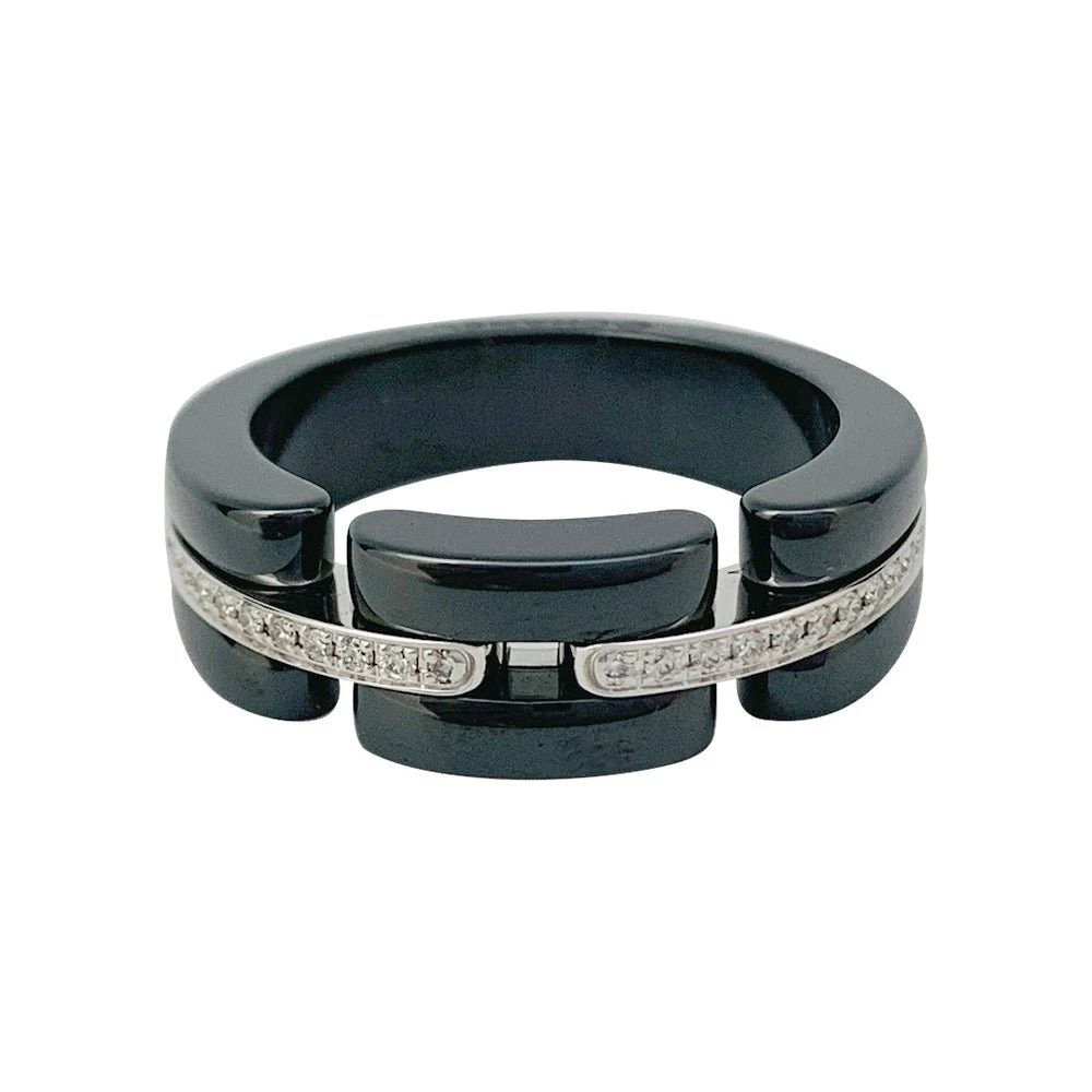 Miller Bague CHANEL "Ultra" En Céramique, Or Blanc Et Diamants. 1 Miller Bague CHANEL "Ultra" En Céramique, Or Blanc Et Diamants.