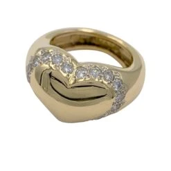 Miller Bague Chevalière CHAUMET "Chevalière Coeur" En Or Jaune Et Diamants -Castafiore Boutique bague chaumet chevaliere coeur en or jaune et diamants 440967