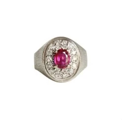 Bague Chevalière En Or Gris, Rubis Et Diamant