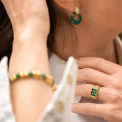 Bague Chevalière FRED, En Or Jaune, Diamants Et émeraudes -Castafiore Boutique bague chevaliere fred en or jaune diamants et emeraudes 242958