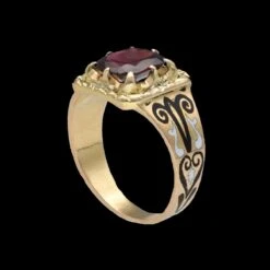 Bague Chevalière En Or Jaune, émail Et Grenat -Castafiore Boutique bague chevaliere napoleon iii en or jaune 18k avec email et grenat taille 54 160442