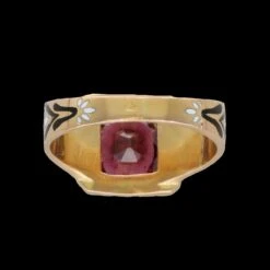 Bague Chevalière En Or Jaune, émail Et Grenat -Castafiore Boutique bague chevaliere napoleon iii en or jaune 18k avec email et grenat taille 54 868453