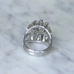 Bague Cocktail En Or Blanc, Platine, Et Diamants 10 Bague Cocktail En Or Blanc, Platine, Et Diamants -Castafiore Boutique bague cocktail en or blanc platine et diamants 165030