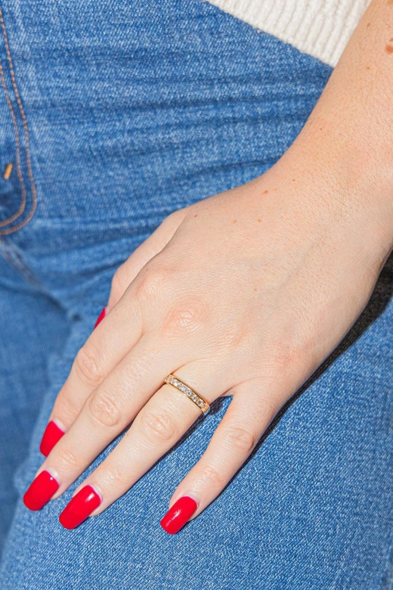 Bague Demi Alliance En Or Jaune Et Diamant 2 Bague Demi Alliance En Or Jaune Et Diamant – Image 2