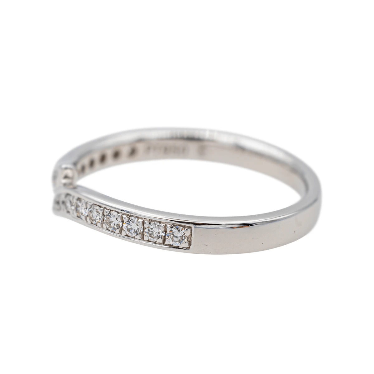 Bague Demi Alliance En Platine Et Diamant 4 Bague Demi Alliance En Platine Et Diamant – Image 4