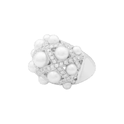 Miller Bague Dôme CHANEL "Baroque" En Or Blanc, Perles Et Diamants -Castafiore Boutique bague dome chanel baroque en or blanc perles et diamants 6620992