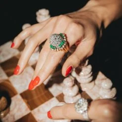 Bague Dôme En Or Jaune, émeraudes Et Diamants -Castafiore Boutique bague dome en or jaune emeraudes et diamants 871780