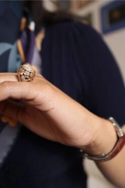 Bague Dôme En Or Rose, Sertie D'un Diamant Taille Ancienne Ovale De 7 Carats Environ 14 Bague Dôme En Or Rose, Sertie D'un Diamant Taille Ancienne Ovale De 7 Carats Environ -Castafiore Boutique bague dome en or rose sertie dun diamant taille ancienne ovale de 7 carats environ 835849