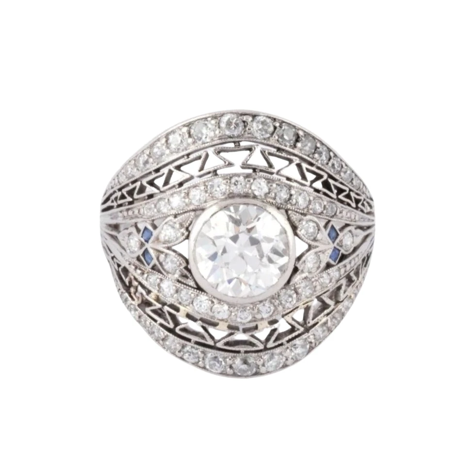 Bague Dôme Ornée D'un Diamant Central 1 Bague Dôme Ornée D'un Diamant Central