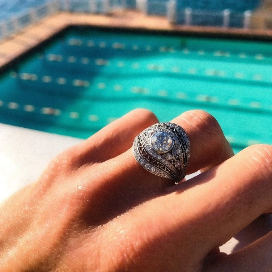 Bague Dôme Ornée D'un Diamant Central 2 Bague Dôme Ornée D'un Diamant Central – Image 2