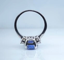 Bague En Or Blanc 18 Carats : Saphir 3,58 Carats Non Chauffé Et Diamants 16 Bague En Or Blanc 18 Carats : Saphir 3,58 Carats Non Chauffé Et Diamants -Castafiore Boutique bague en or blanc 18 carats saphir 358 carats non chauffe et diamants 280402