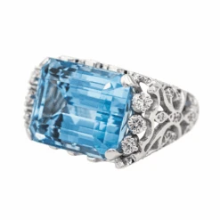 Bague En Or Blanc, Aigue-marine, émeraude Et Diamants -Castafiore Boutique bague en or blanc aigue marine emeraude et diamants 306388