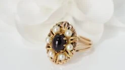 Bague En Or Jaune, Cabochon De Grenat Et Perles -Castafiore Boutique bague en or jaune cabochon de grenat et perles 568415