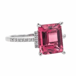 Bague Entourage En Or Blanc, Tourmaline Et Diamants -Castafiore Boutique bague entourage en or blanc tourmaline et diamants 3352171