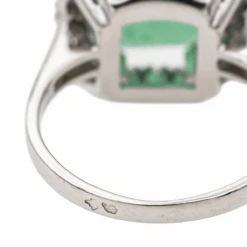 Bague Marguerite En Or Blanc, Platine Et émeraude 13 Bague Marguerite En Or Blanc, Platine Et émeraude -Castafiore Boutique bague marguerite en or blanc platine et emeraude 363326