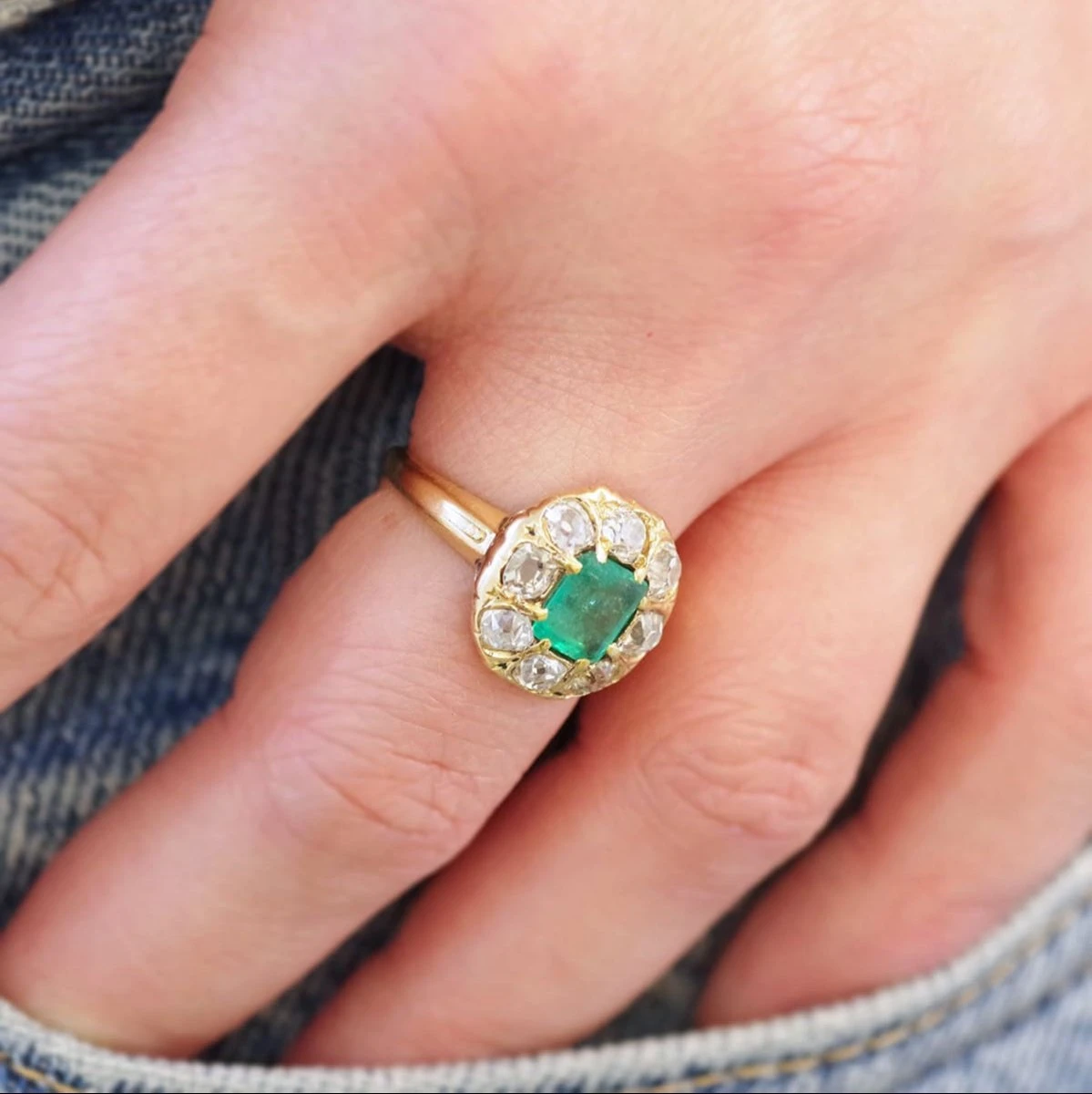 Bague Marguerite En Or Jaune, émeraude Et Diamants 2 Bague Marguerite En Or Jaune, émeraude Et Diamants – Image 2