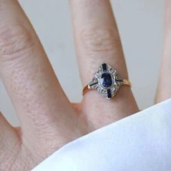 Bague Marquise En Or Jaune Et Blanc, Saphirs Et Diamants -Castafiore Boutique bague marquise en or jaune et blanc saphirs et diamants 368345