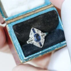 Bague Marquise En Or Jaune Et Blanc, Saphirs Et Diamants -Castafiore Boutique bague marquise en or jaune et blanc saphirs et diamants 473446