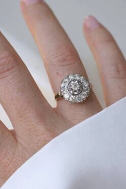 Bague Ronde Cible Art Déco Diamants -Castafiore Boutique bague ronde cible art deco diamants 622070