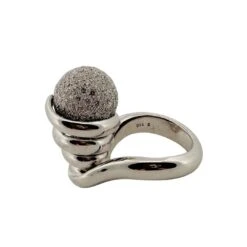 Bague "Tourbillon" DE GRISONO En Or Blanc Et Diamants -Castafiore Boutique bague tourbillon de grisogono or diamants 622067