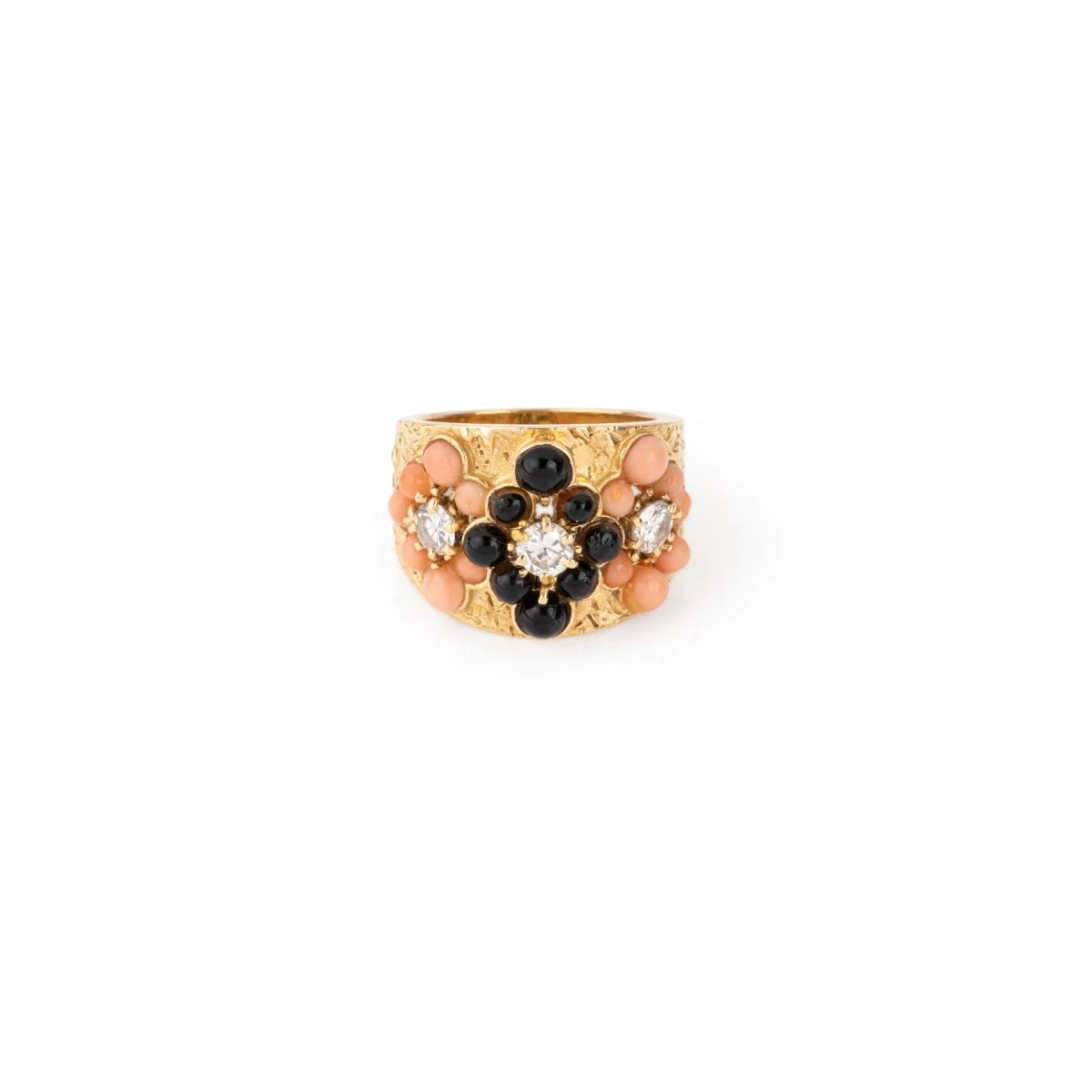 Bague Bandeau VAN CLEEF & ARPELS En Or Jaune, Corail, Onyx Et Diamants 1 Bague Bandeau VAN CLEEF & ARPELS En Or Jaune, Corail, Onyx Et Diamants