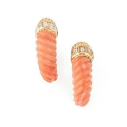Boucles D'oreilles BOUCHERON Or Jaune, En Corail Et Diamants