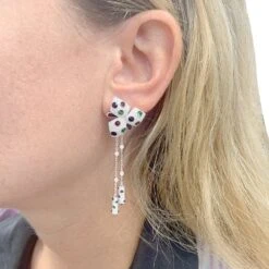 Miller Boucles D'oreilles CARTIER "Caresse D'Orchidée"en Or Blanc, Diamants Et Pierres De Couleurs -Castafiore Boutique boucles doreilles cartier caresse dorchideeen or blanc diamants et pierres de couleurs 730932