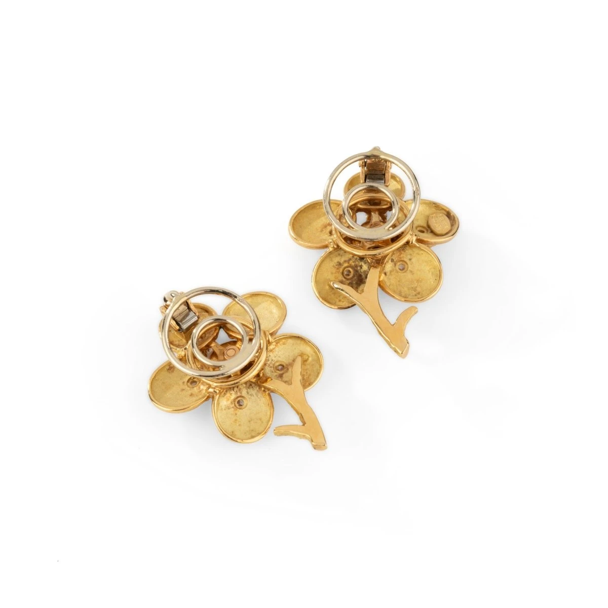 Boucles D'oreilles Clip CHAUMET En Or Jaune, Corail Rose Et Diamants 3 Boucles D'oreilles Clip CHAUMET En Or Jaune, Corail Rose Et Diamants – Image 3