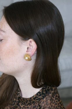 Boucles D'Oreilles Clip Gubelin Or Torsadé Et Perles -Castafiore Boutique boucles doreilles clip gubelin or torsade et perles 978404