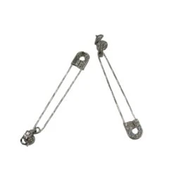 Boucles D'oreilles Clips CHANEL En Or Blanc Et Diamants -Castafiore Boutique boucles doreilles clips chanel en or blanc et diamants 6848548