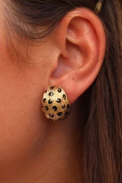 Boucles D'oreilles Clips FRED "Léopard", En Or Jaune Et émail 13 Boucles D'oreilles Clips FRED "Léopard", En Or Jaune Et émail -Castafiore Boutique boucles doreilles clips fred leopard en or jaune et email 416589