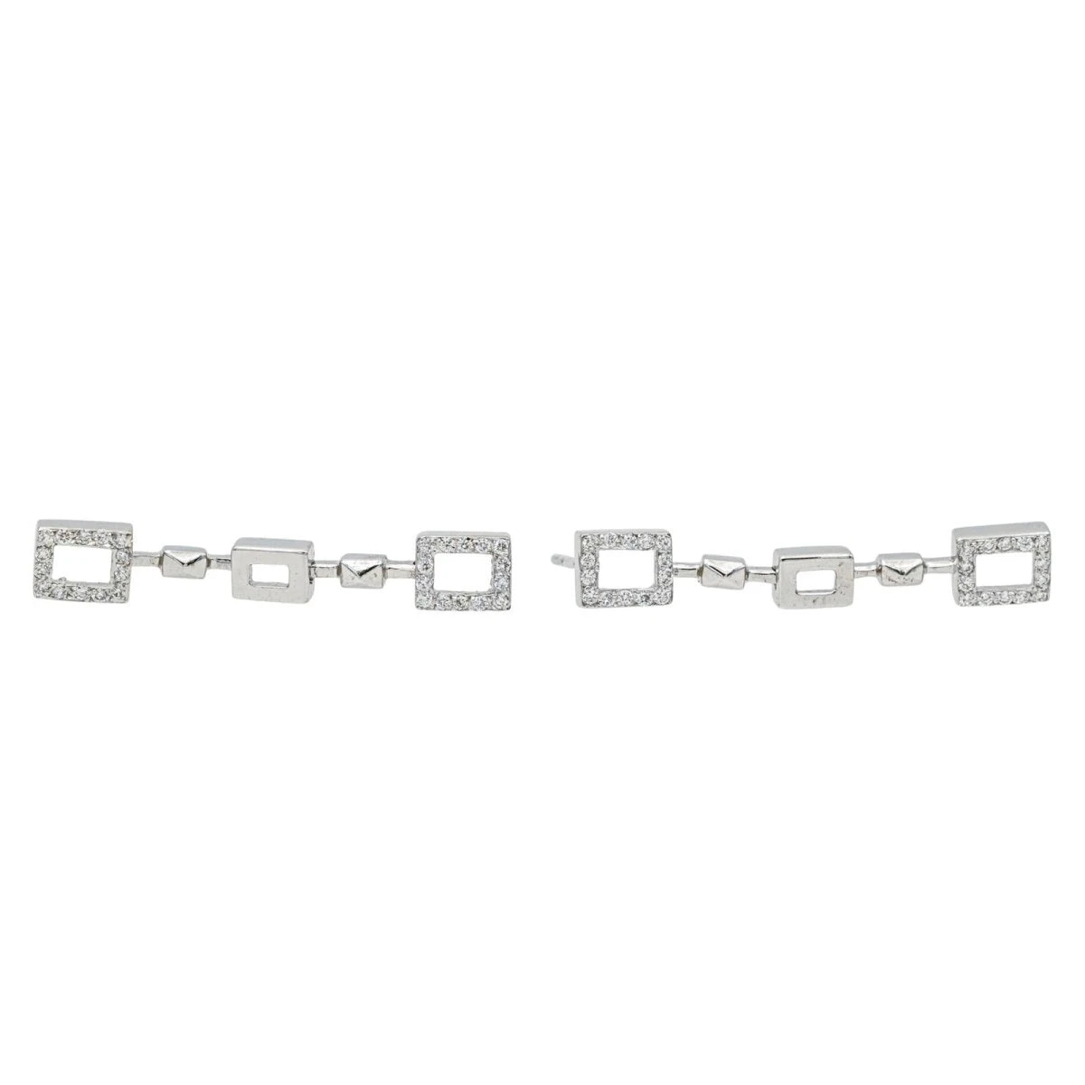 Boucles D'oreilles Clous En Or Blanc Et Diamants 3 Boucles D'oreilles Clous En Or Blanc Et Diamants – Image 3