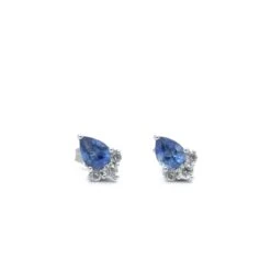 Boucles D'oreilles Clous En Or Blanc, Saphir Et Diamants -Castafiore Boutique boucles doreilles clous en or blanc saphir et diamants 420522