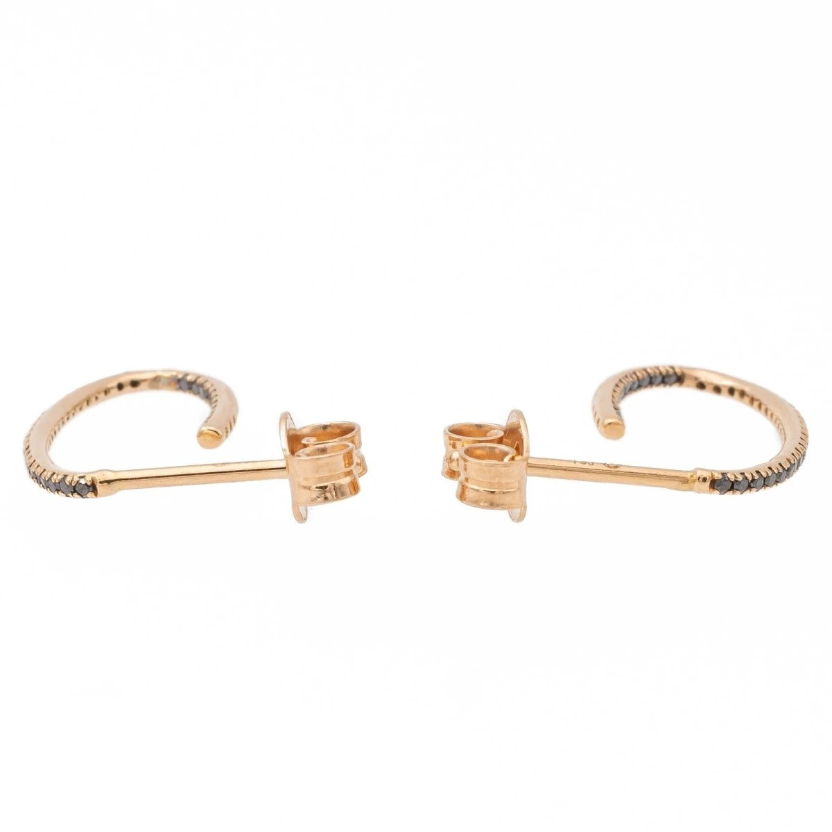 Boucles D'oreilles Demi-Créoles GINETTE NY "Ellipse Black Diamond Hoops" En Or Rose Et Diamants 2 Boucles D'oreilles Demi-Créoles GINETTE NY "Ellipse Black Diamond Hoops" En Or Rose Et Diamants – Image 2