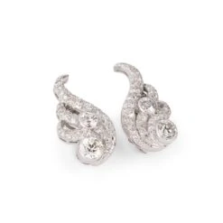 Boucles D'oreilles Clip En Or Blanc, Platine Et Diamants -Castafiore Boutique boucles doreilles en or blanc platine et diamants 155971