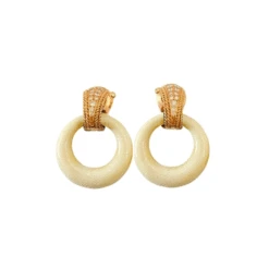 Boucles D'oreilles Interchangeables VAN CLEEF & ARPELS En Or Jaune, Onyx, Corail Blanc Et Diamants