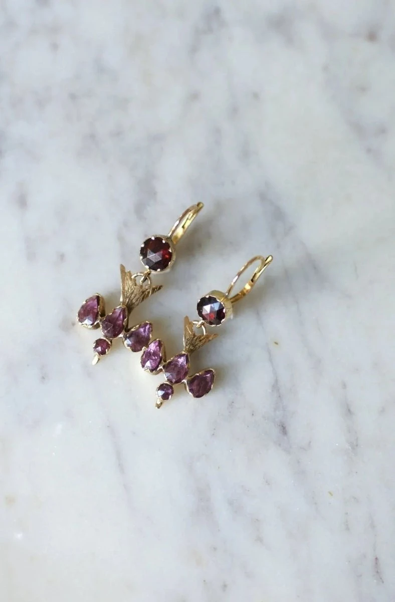 Boucles D'oreilles Pendantes Colombes Grenats 7 Boucles D'oreilles Pendantes Colombes Grenats – Image 7