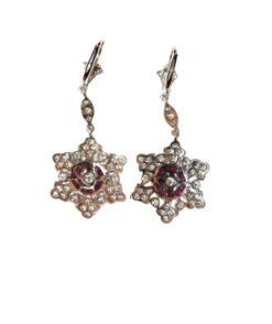 Boucles D’oreilles Pendantes DIAFINI En Or Blanc Et Diamants Et Rubis 6 Boucles D’oreilles Pendantes DIAFINI En Or Blanc Et Diamants Et Rubis -Castafiore Boutique boucles doreilles pendantes diafini en or blanc et diamants et rubis 967976
