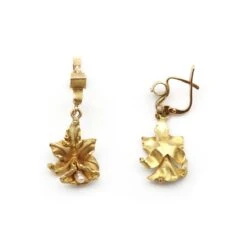 Boucles D'oreilles Pendantes En Or Jaune Et Perle -Castafiore Boutique boucles doreilles pendantes en or jaune et perle 110700